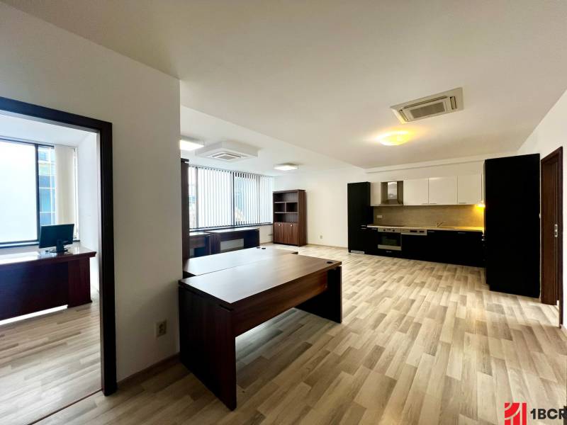 Rent Three bedroom apartment, Three bedroom apartment, Dunajská, Brati