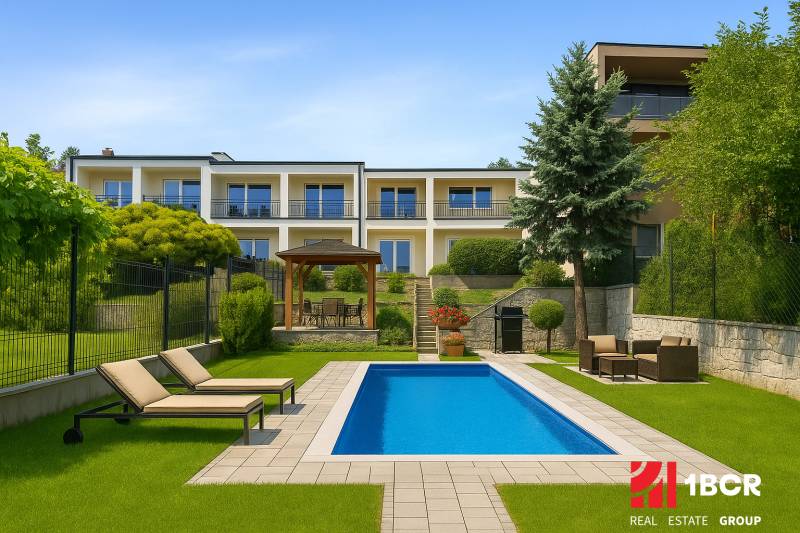 FOR SALE 5 BEDROOM FAMILY HOUSE WITH GREAT VIEW,GARAGE,QUIET LOCATION