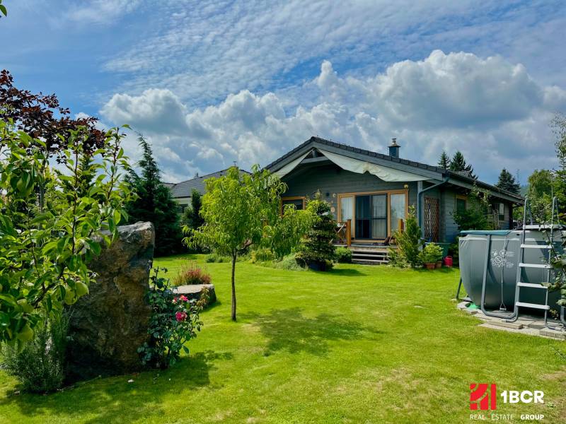 COZY FAMILY HOUSE WITH A LARGE GARDEN AND MODERN TECHNOLOGIES - ČASTÁ