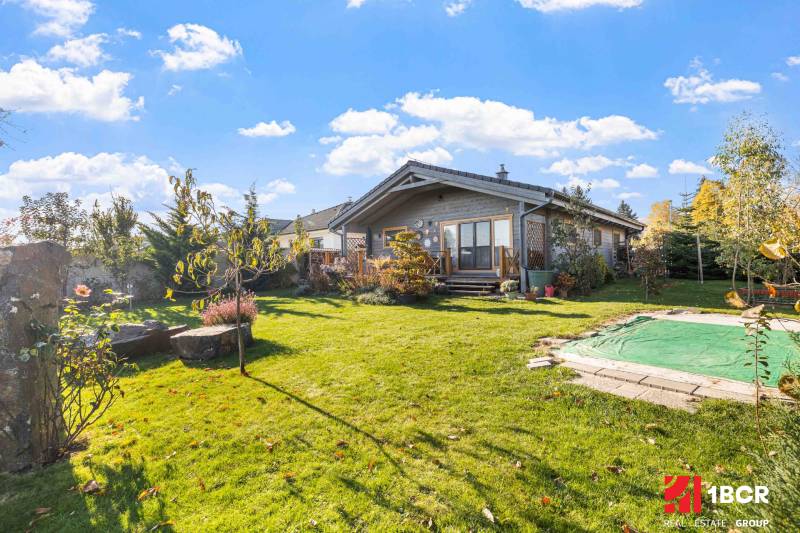 COZY FAMILY HOUSE WITH A LARGE GARDEN AND MODERN TECHNOLOGIES - ČASTÁ