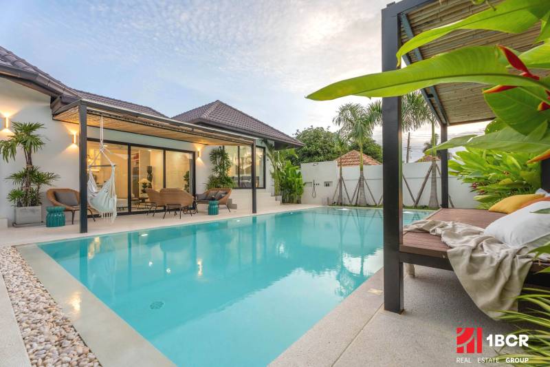 PATTAYA – EXCLUSIVE 5-BEDROOM VILLA WITH POOL – PAYMENT IN EUR POSSIBL