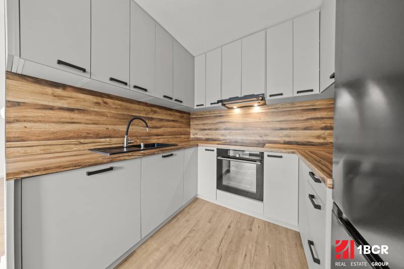 Sale Three bedroom apartment, Three bedroom apartment, Za hradbami, Pe